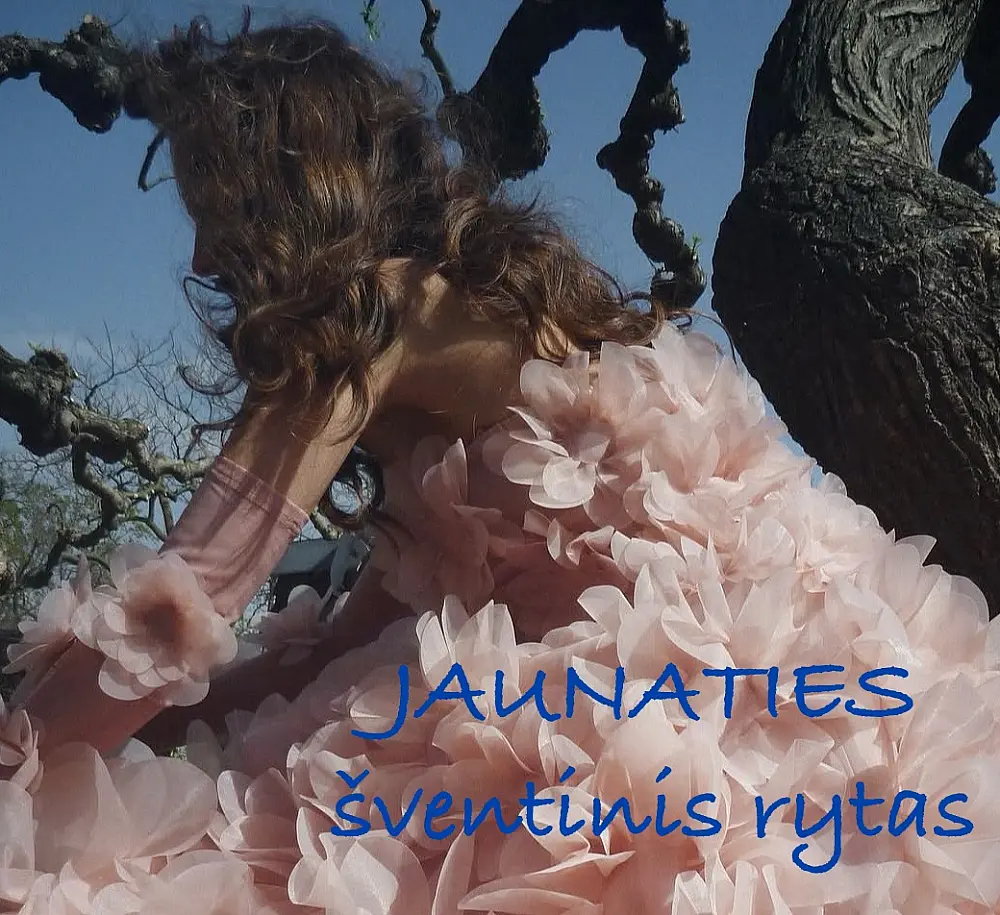 MOTERŲ RATAS: JAUNATIS